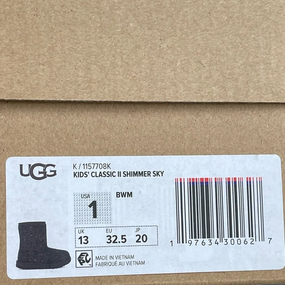 New! UGG Kids Classic II Shimmer SKY boots size 1
